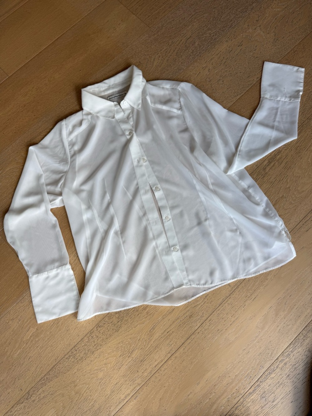 Abercrombie & Fitch White Collared Button-Front Shirt